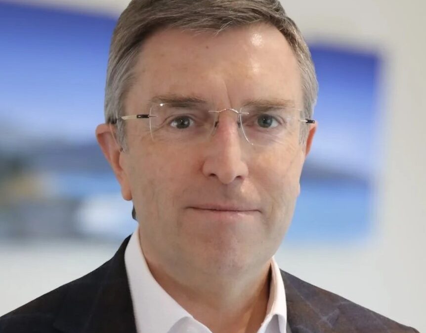 Prof Murray Barclay